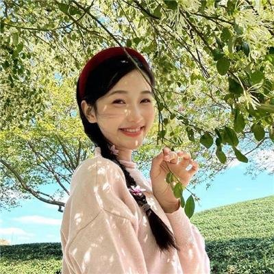 蜜桃女孩